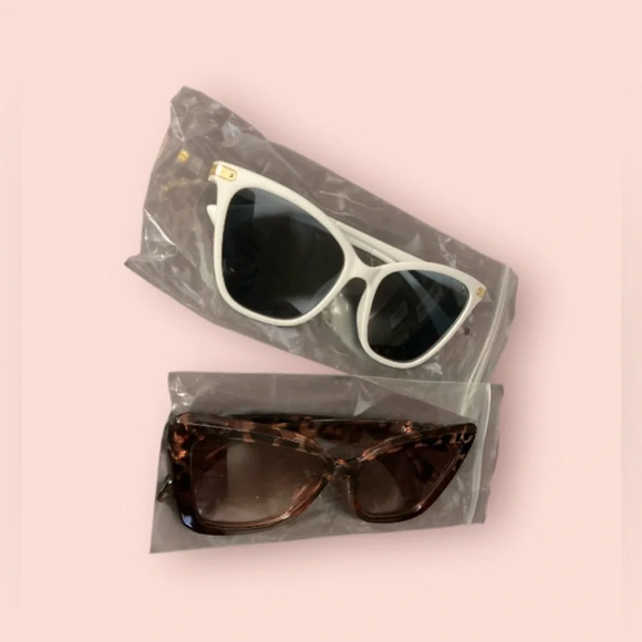 π«Soldπ« - Picture 1 of 3